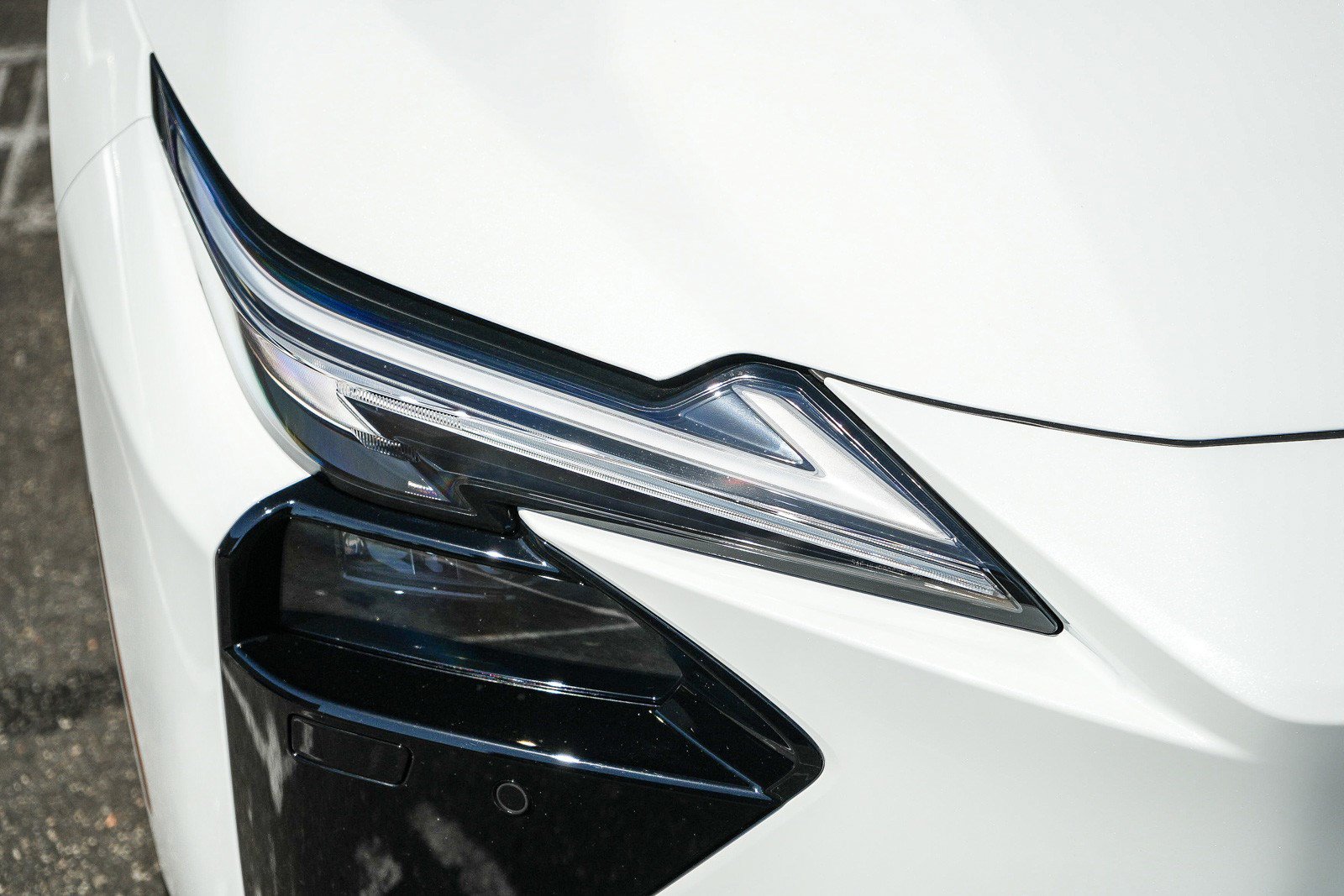 New 2026 Lexus ES 500e AWD/4WD image 8