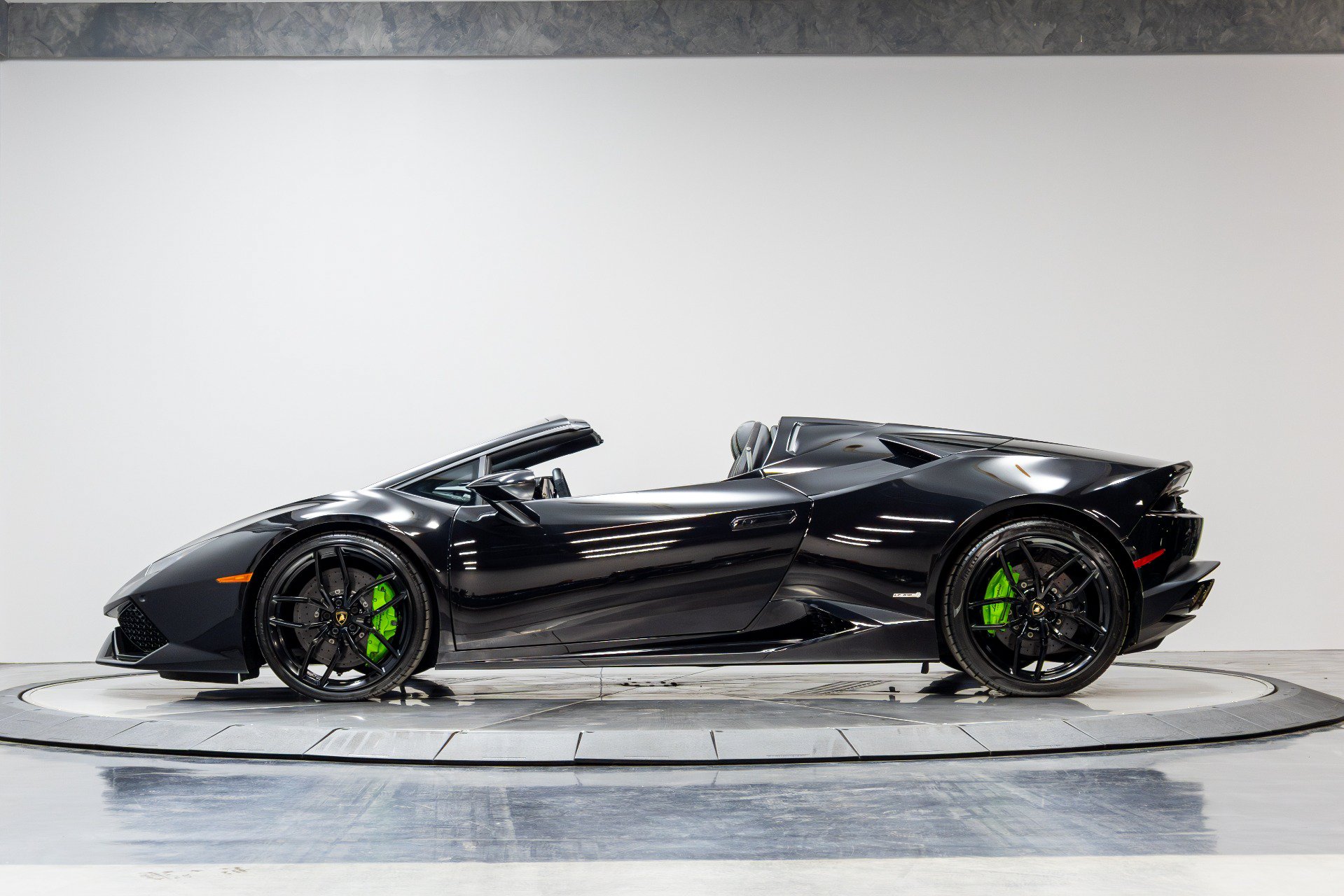 Used 2017 Lamborghini Huracan LP 610-4 AWD/4WD image 35