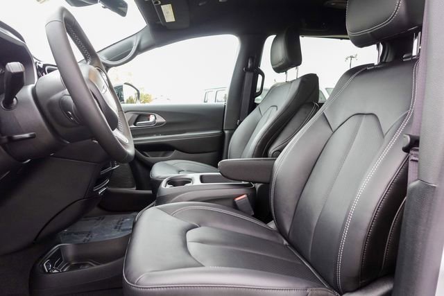 New 2026 Chrysler Voyager LX image 12