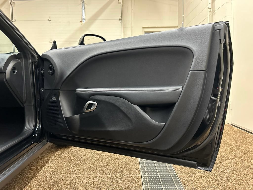 Used 2023 Dodge Challenger SXT RWD image 14