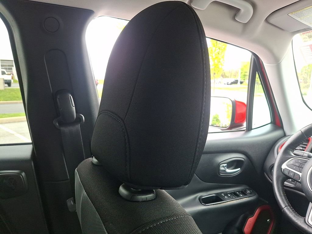 Used 2016 Jeep Renegade Trailhawk AWD/4WD image 13