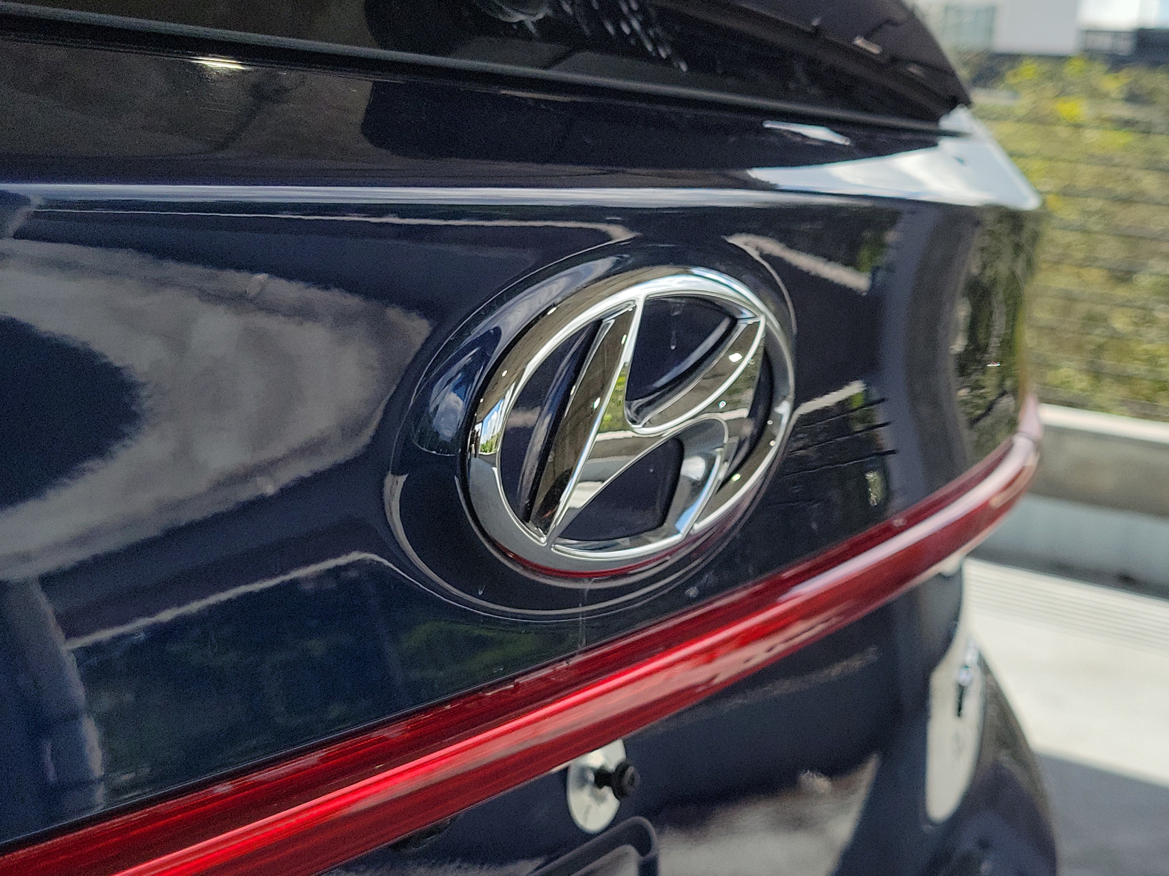 Used 2023 Hyundai Santa Fe Limited FWD image 6