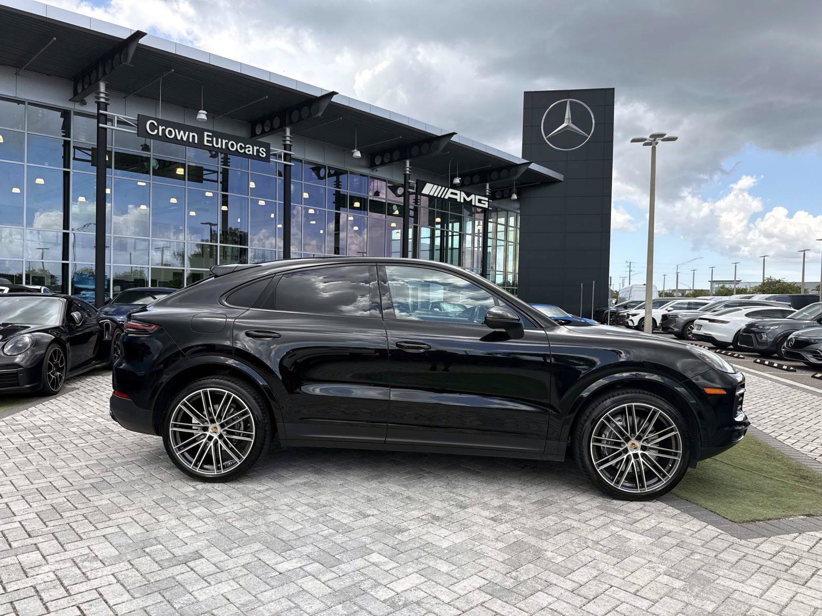 Used 2023 Porsche Cayenne Coupe AWD/4WD image 7