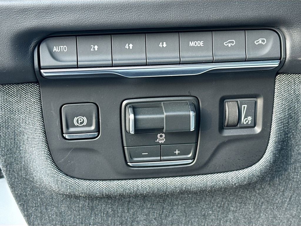 New 2026 Cadillac Escalade Platinum Sport w/ LPO, ONYX Package image 17