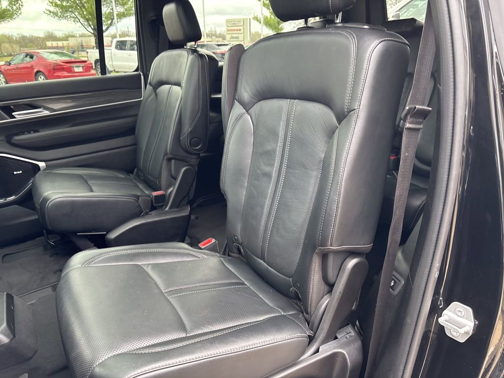 Used 2022 Jeep Wagoneer Series III w/ Premium Group I AWD/4WD image 42