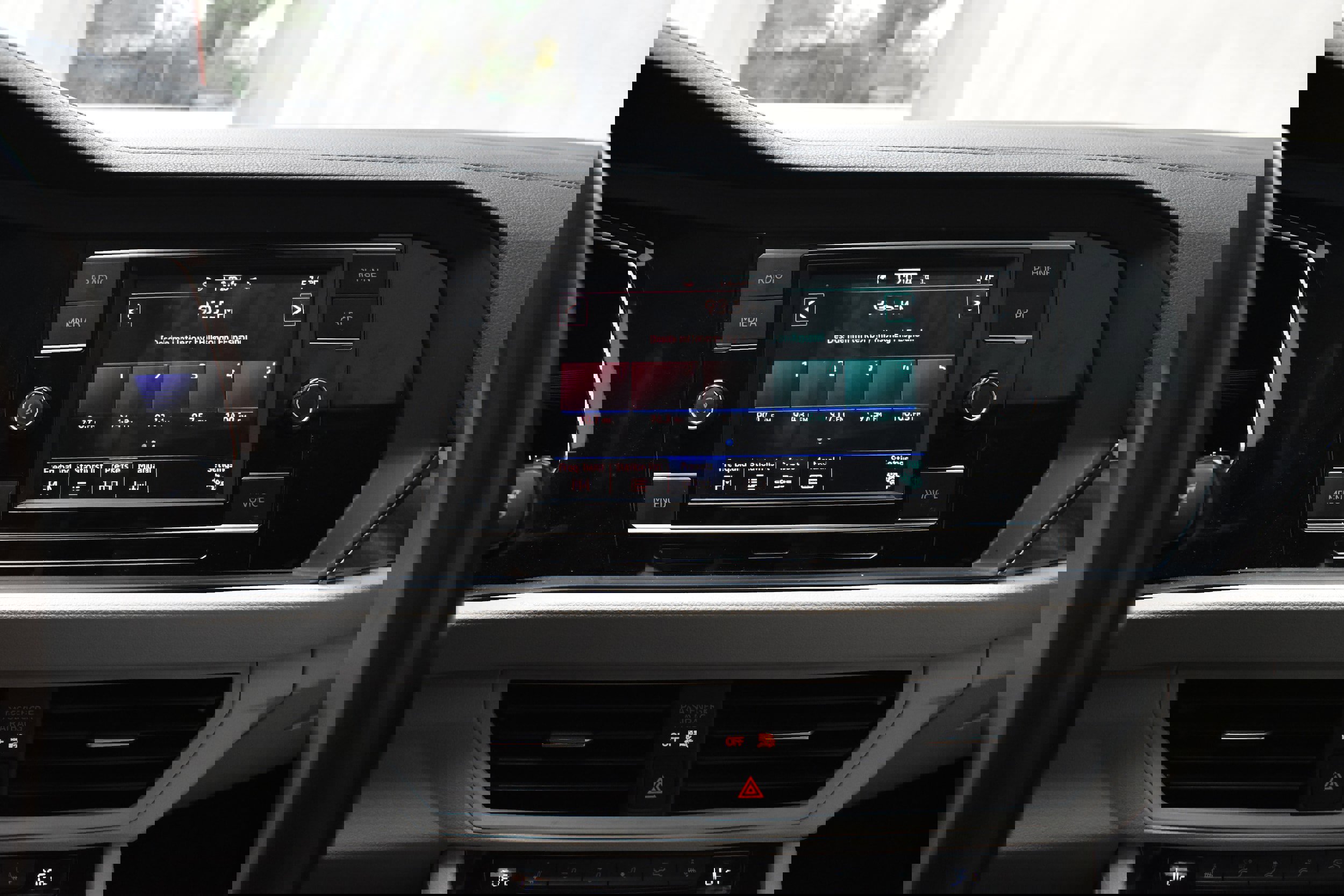 Used 2022 Volkswagen Jetta SE image 34