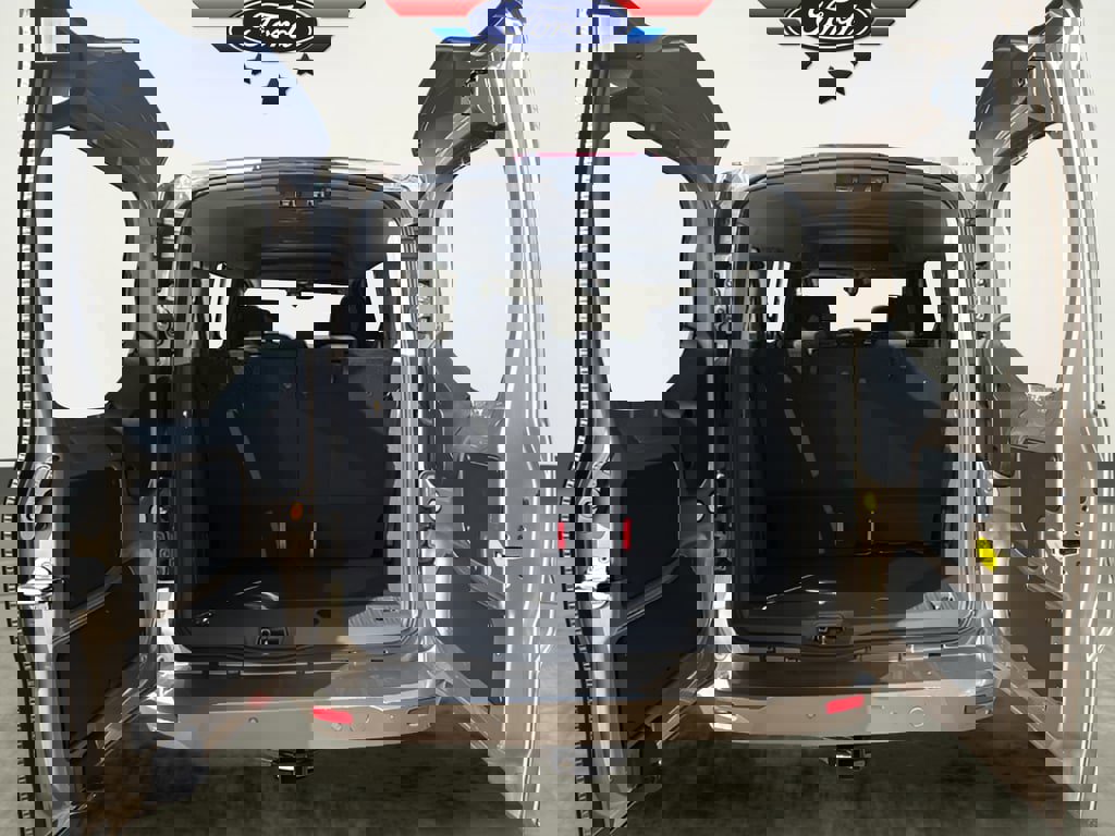 Used 2020 Ford Transit Connect XLT image 27