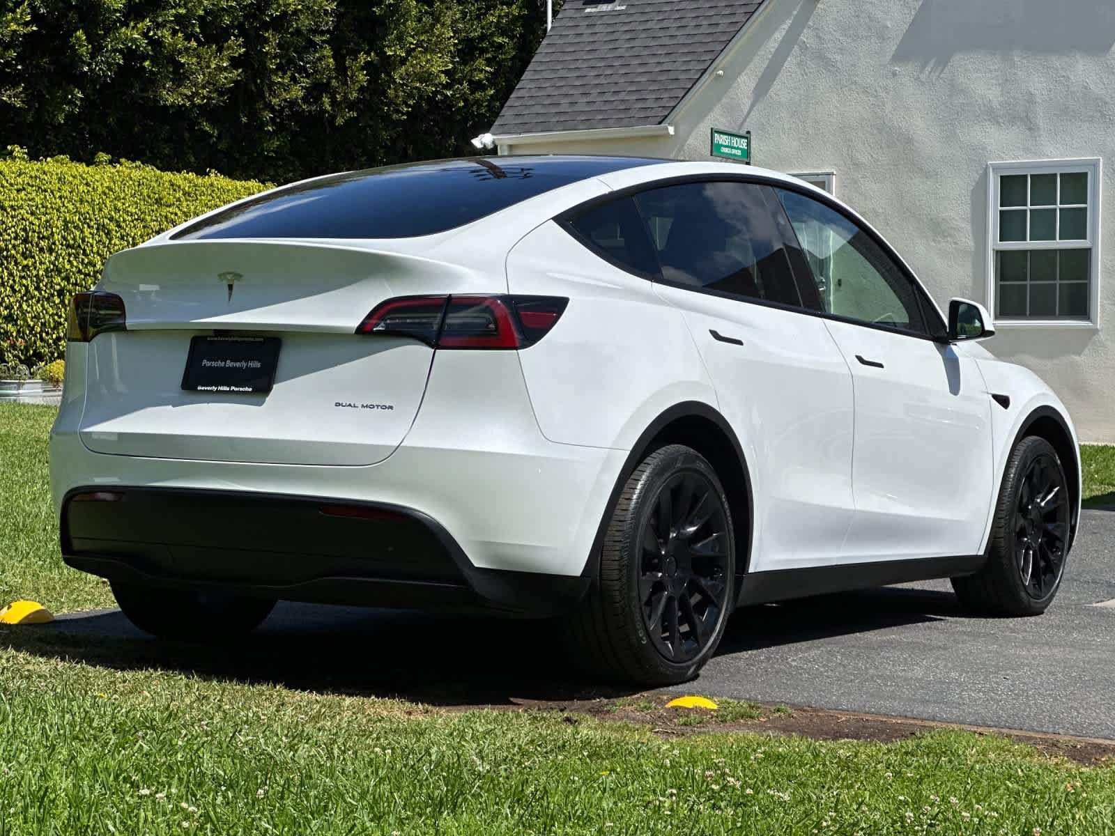 Used 2024 Tesla Model Y Long Range image 8