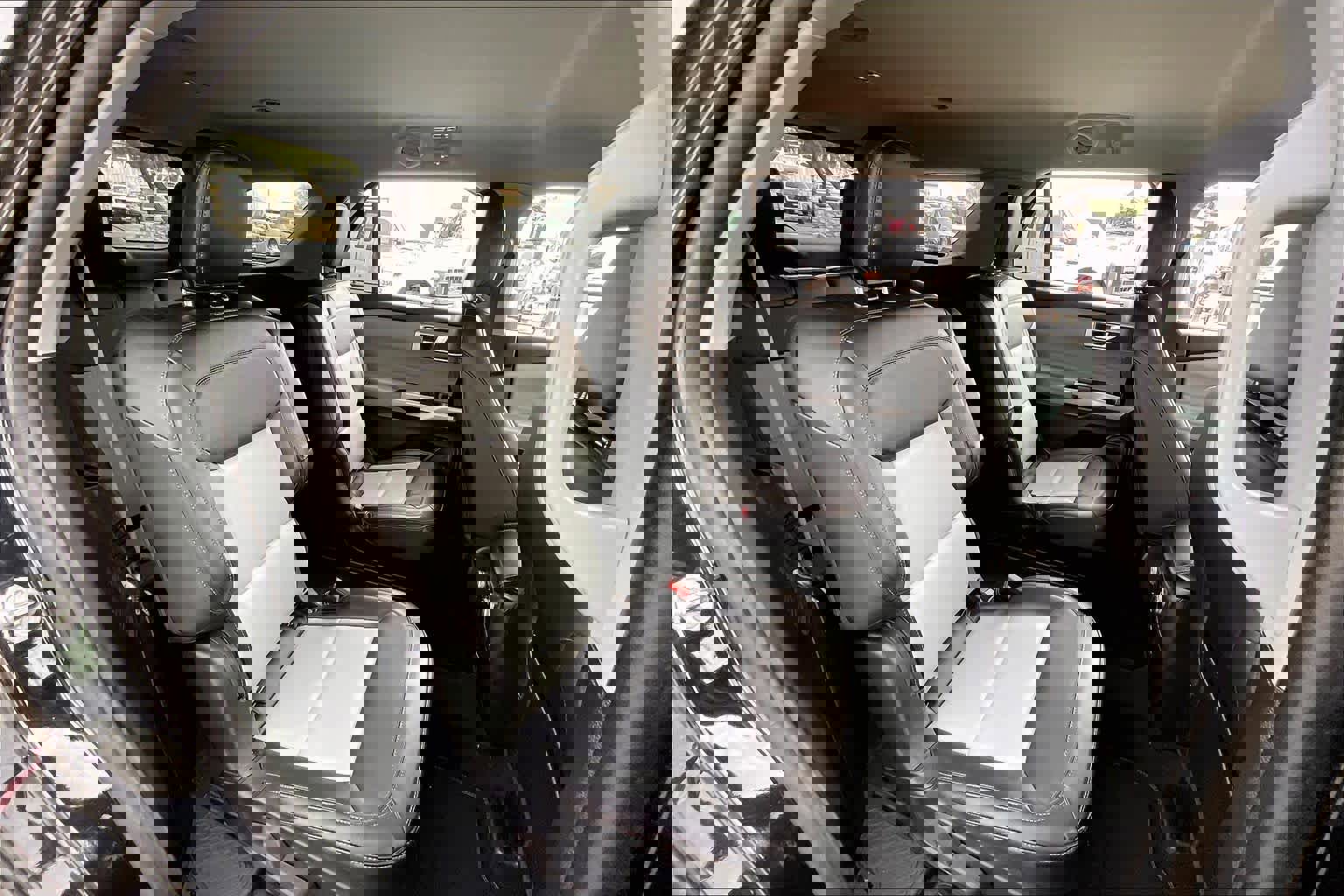 Used 2023 Ford Explorer XLT w/ Equipment Group 202A image 19