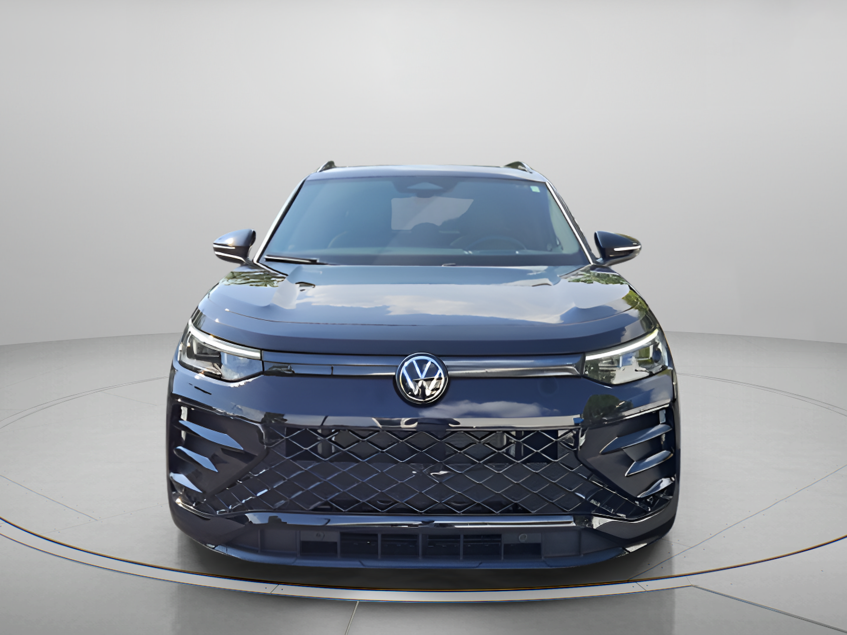 Used 2025 Volkswagen Tiguan SE R-Line AWD/4WD image 8