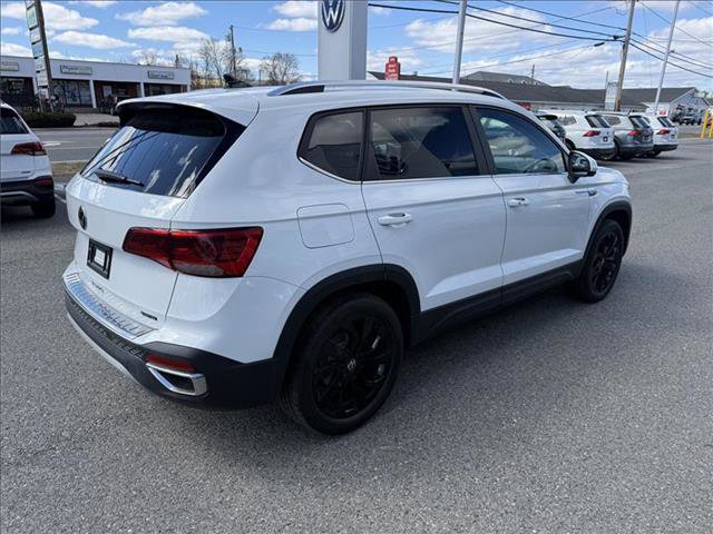 Certified 2023 Volkswagen Taos SE w/ Black Wheel Package AWD/4WD image 14