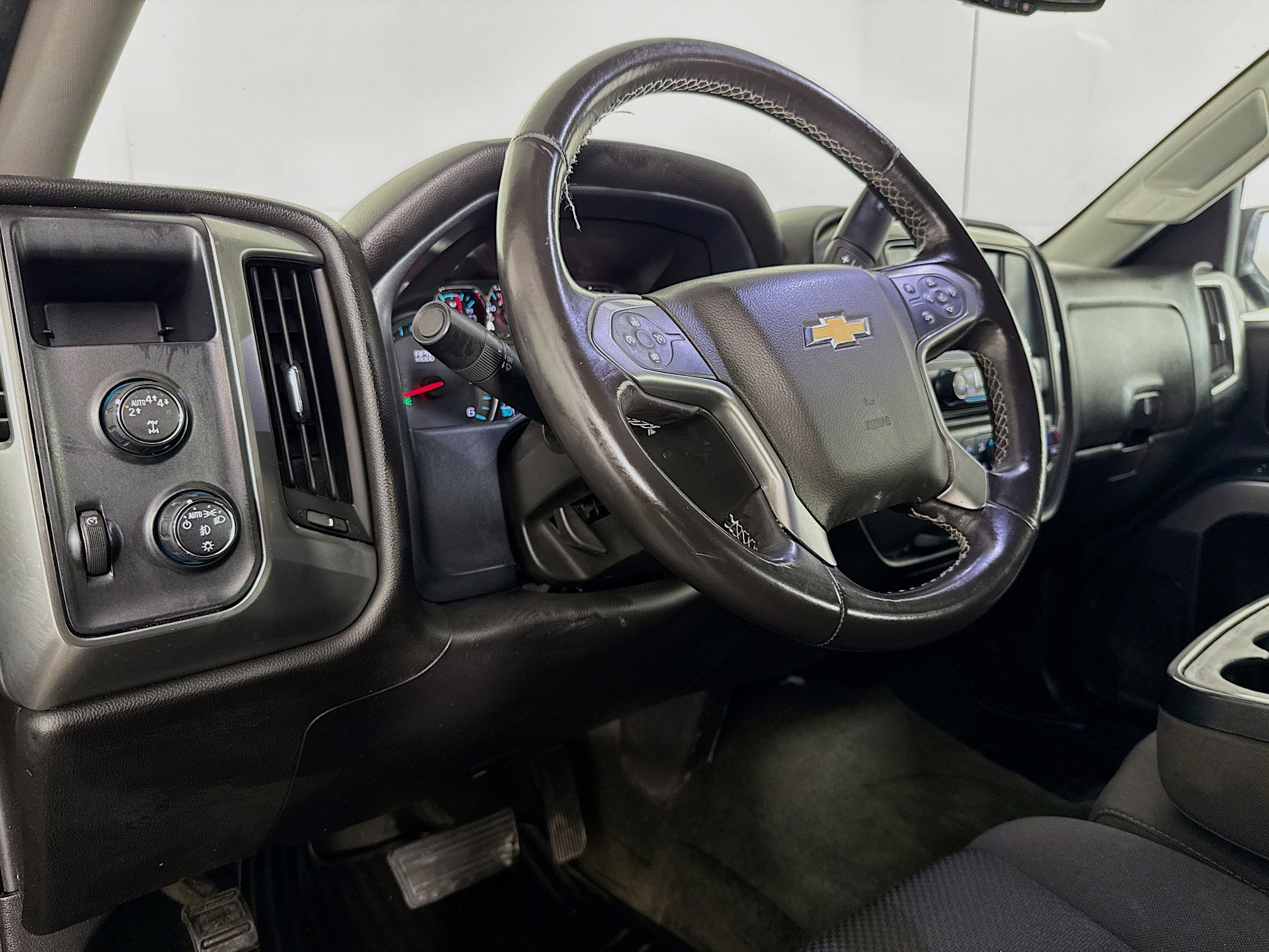 Used 2018 Chevrolet Silverado 1500 LT w/ All Star Edition AWD/4WD image 32