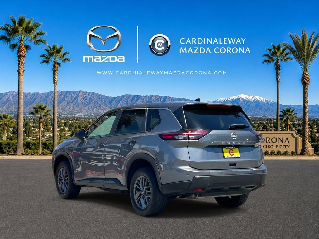 Used 2024 Nissan Rogue S FWD image 5