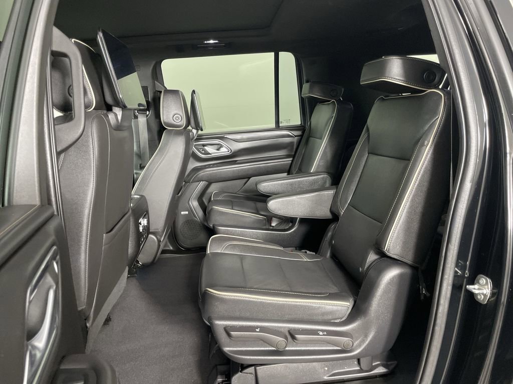 Used 2022 GMC Yukon XL SLT w/ SLT Premium Package image 25