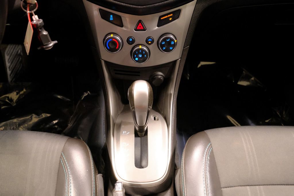 Used 2016 Chevrolet Trax LT w/ LT Sun and Sound Package image 31