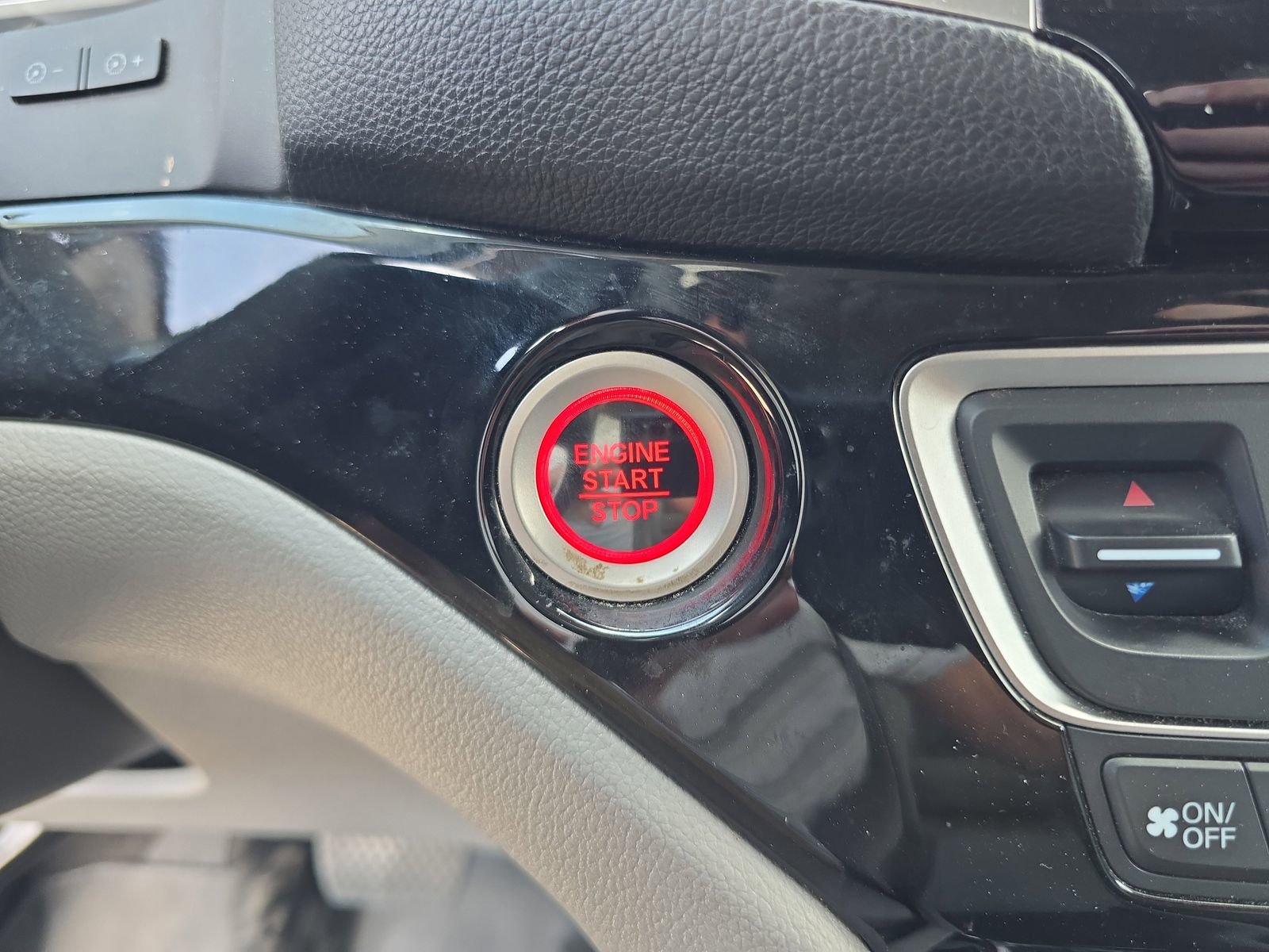 Used 2018 Honda Pilot Touring image 26