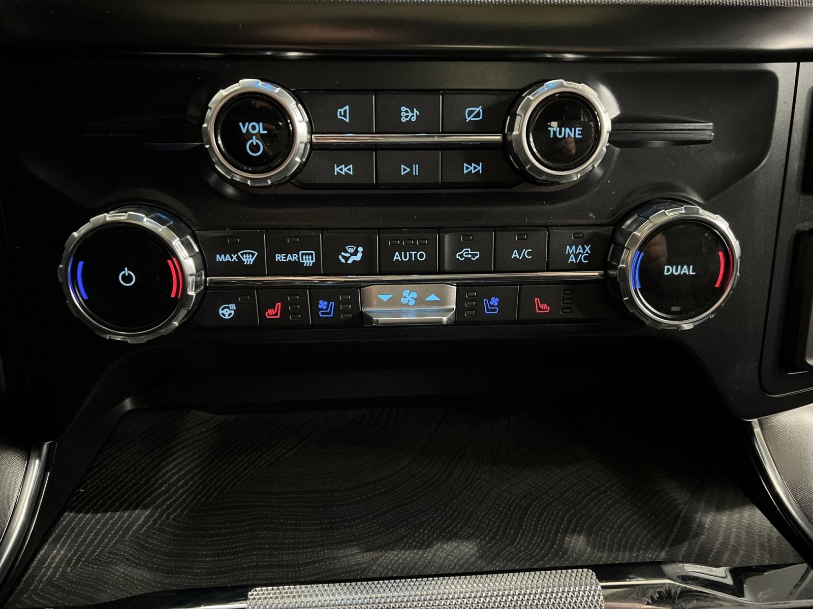 Used 2022 Ford F150 Platinum w/ Equipment Group 701A High image 21