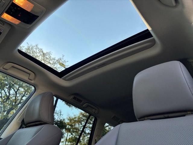 Used 2021 Lexus GX 460 Premium w/ Accessory Package AWD/4WD image 23
