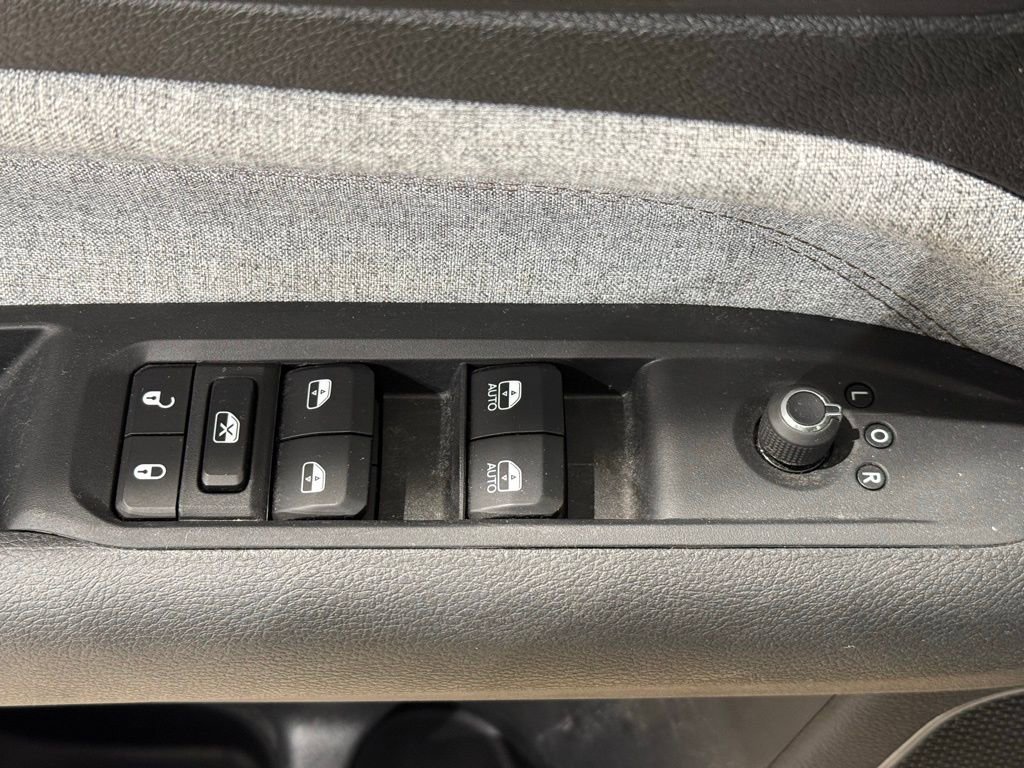 Used 2024 Jeep Compass Latitude image 16