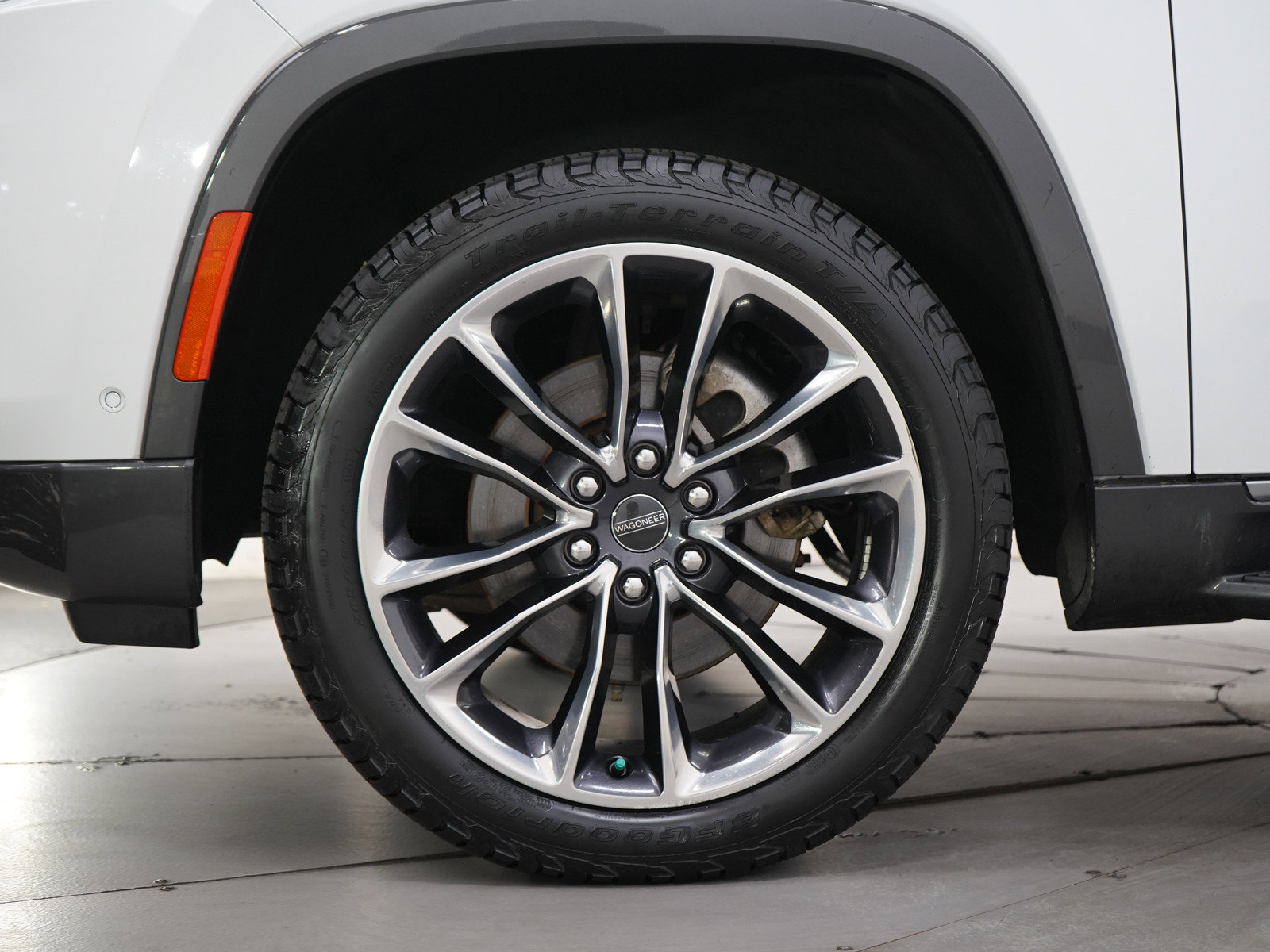 Used 2022 Jeep Wagoneer Series II w/ Premium Group I AWD/4WD image 31