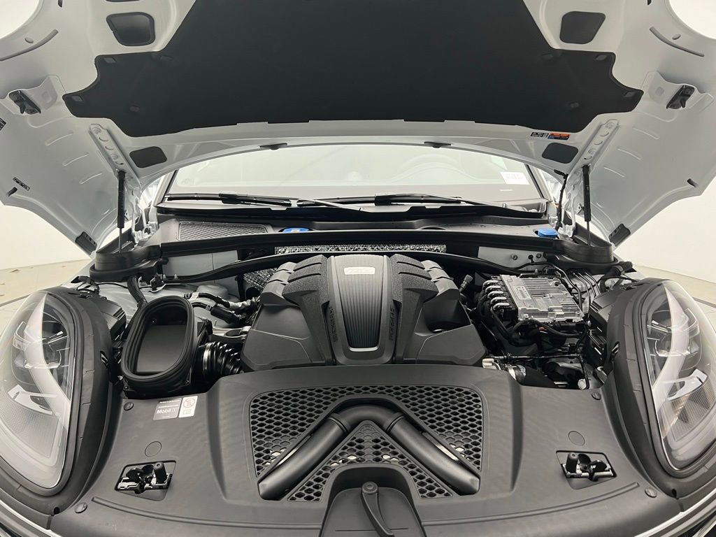 New 2026 Porsche Macan S image 26