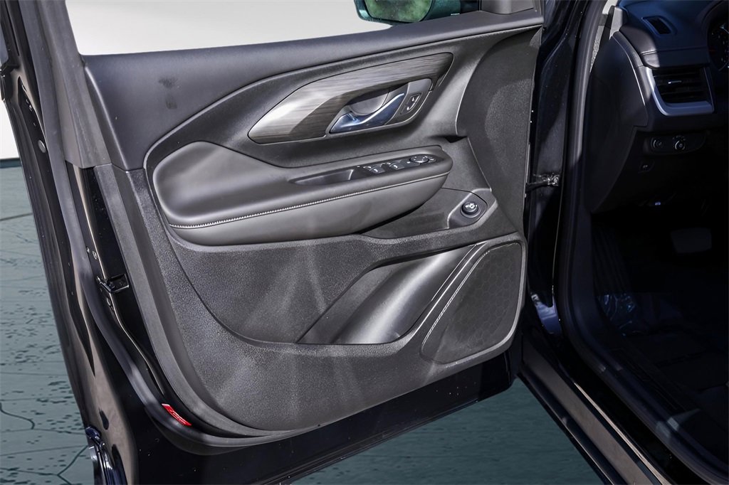 Used 2023 GMC Terrain SLE w/ Driver Convenience Package image 25