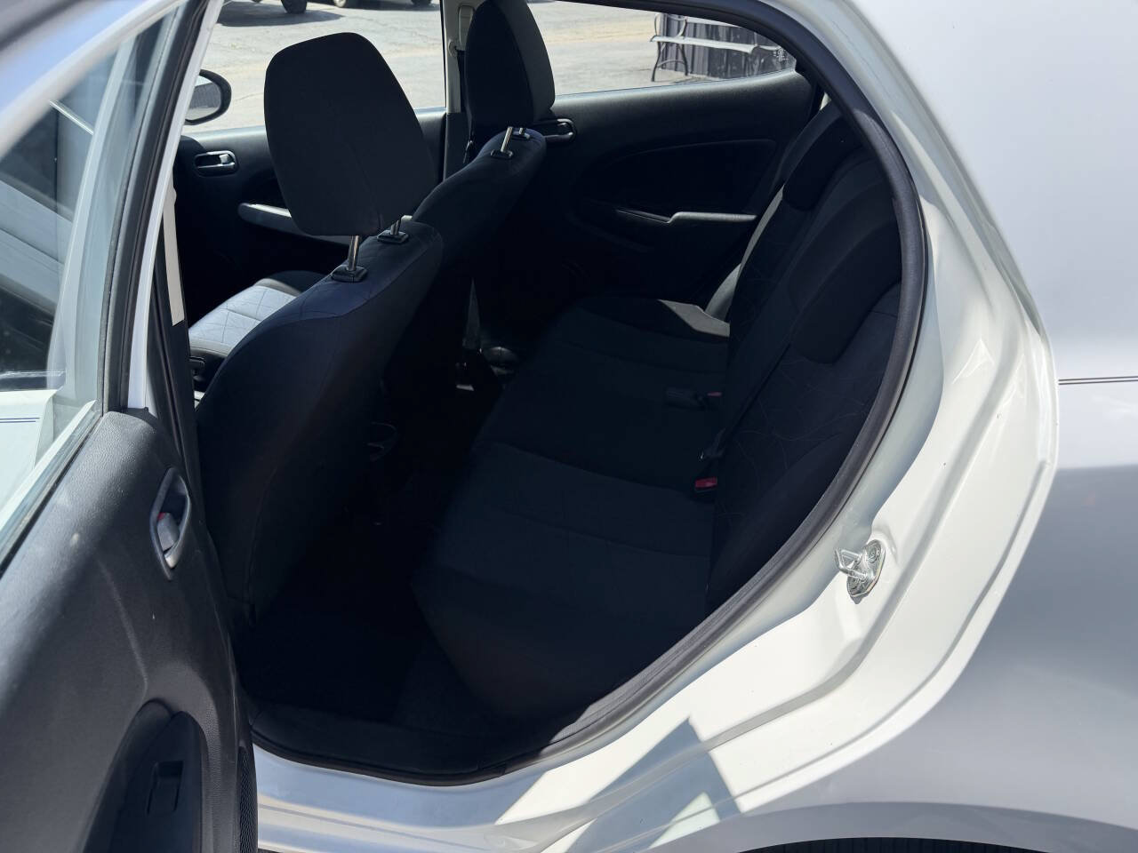 Used 2011 MAZDA MAZDA2 Sport FWD image 10