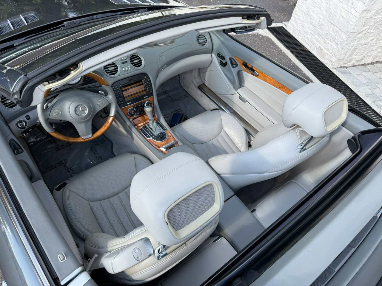 Used 2012 Mercedes-Benz SL 550 image 16