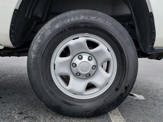 Used 2022 Toyota Tacoma SR image 32