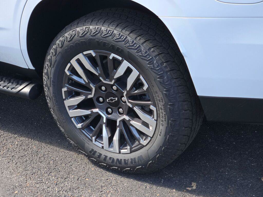 New 2026 Chevrolet Tahoe Z71 w/ Comfort Package AWD/4WD image 17
