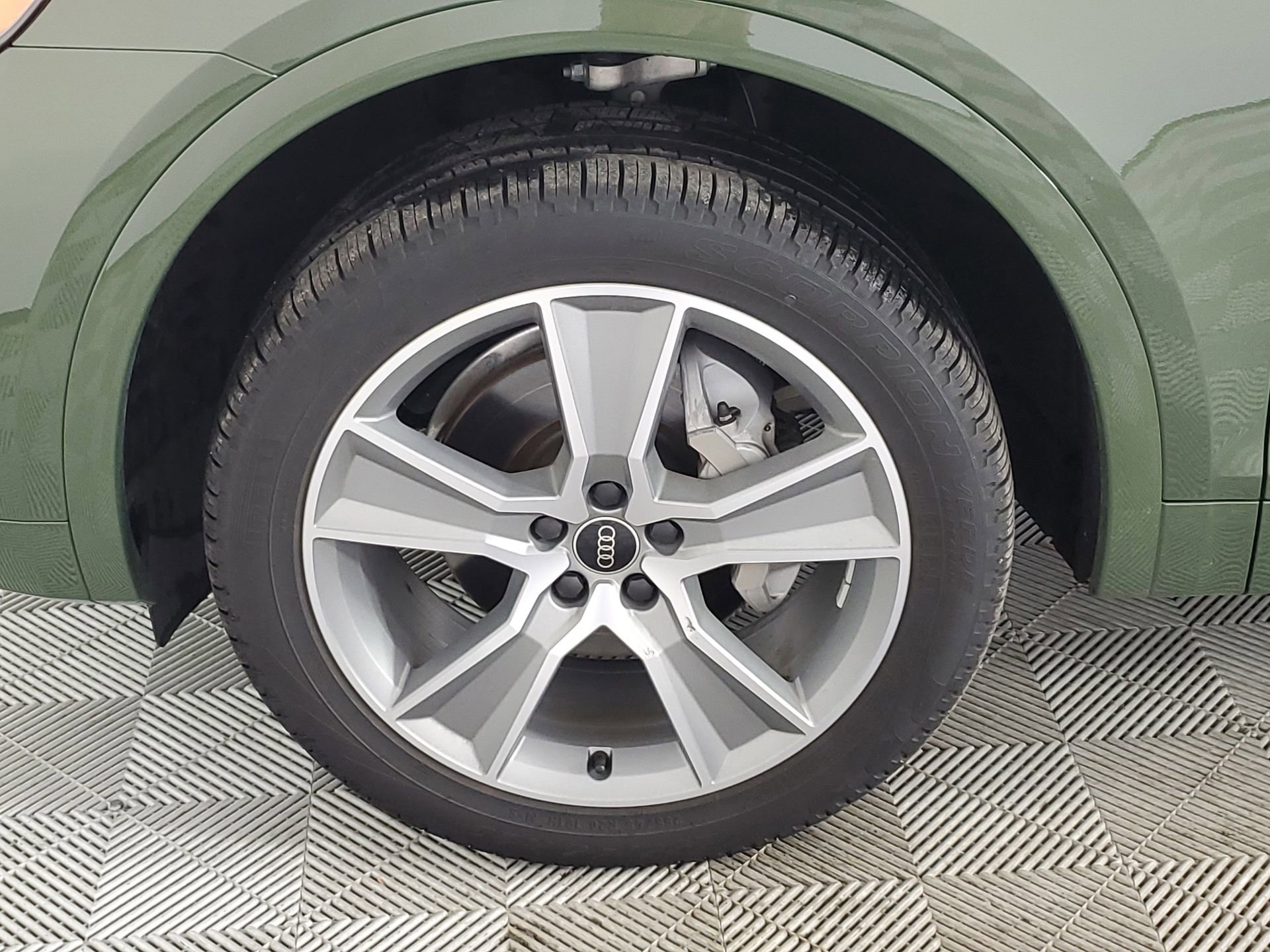 Certified 2025 Audi Q5 2.0T Premium w/ Convenience Plus Package image 17