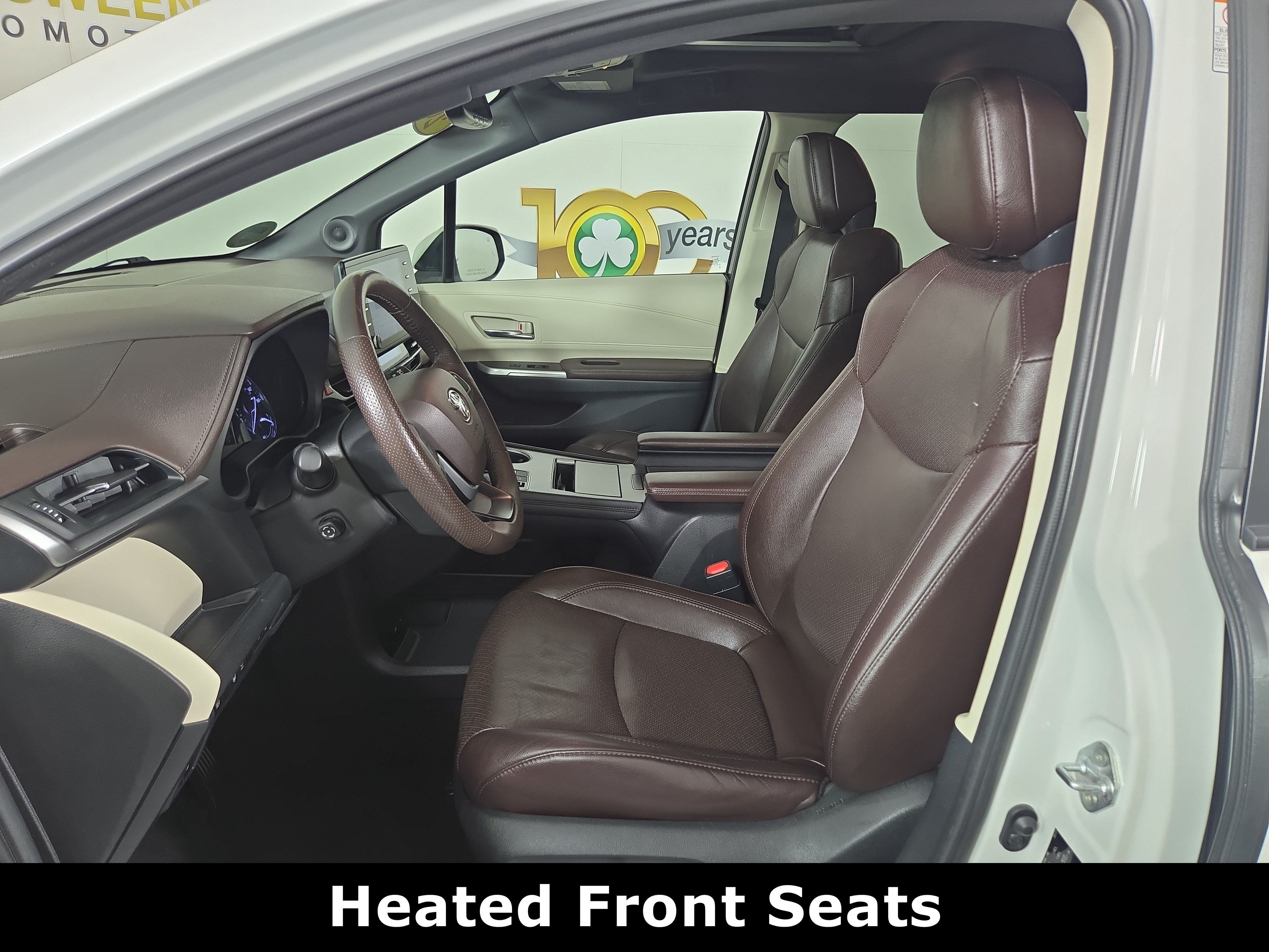 Used 2021 Toyota Sienna Platinum FWD image 12