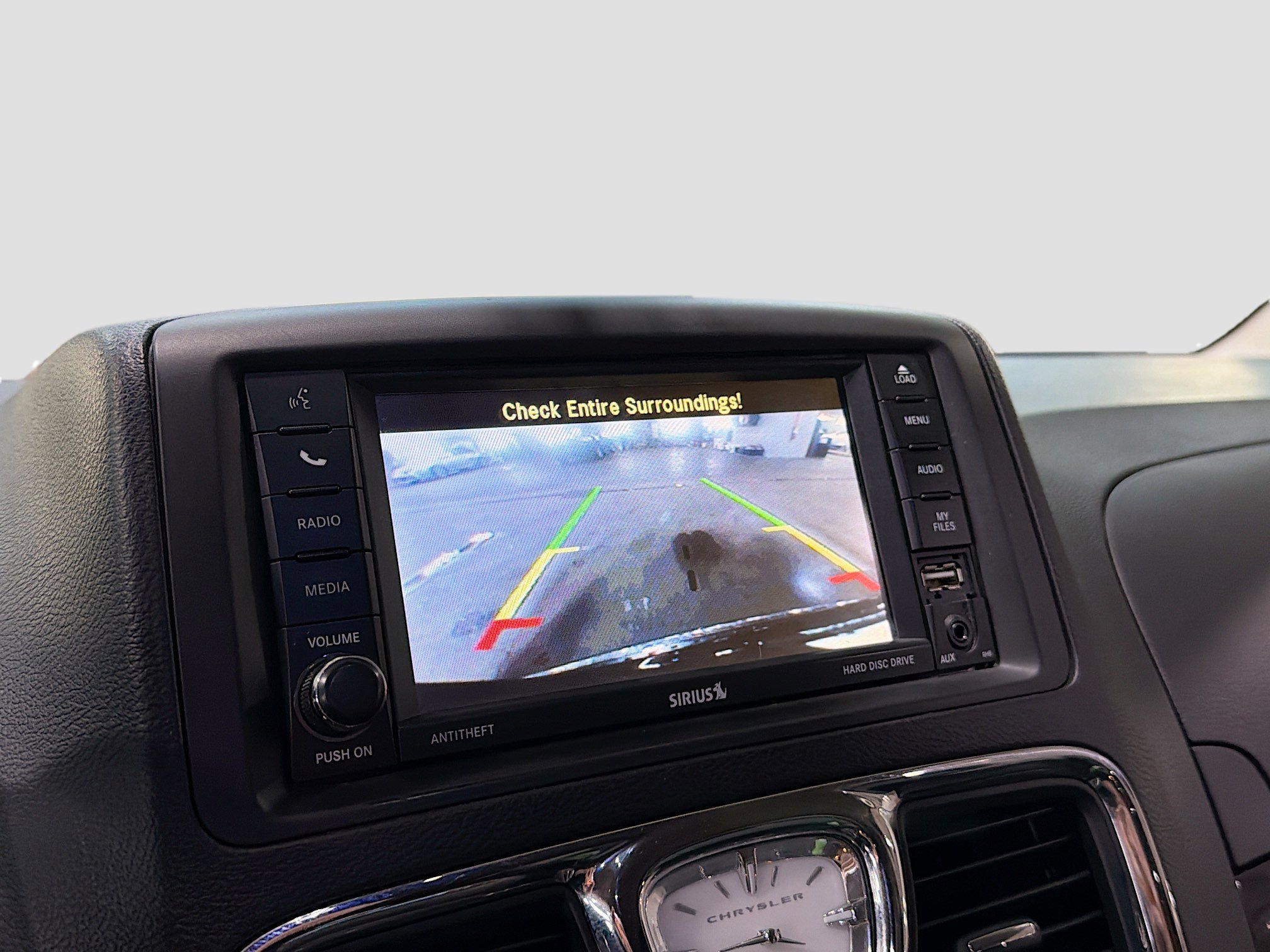 Used 2015 Chrysler Town & Country Touring w/ Driver Convenience Group FWD image 19