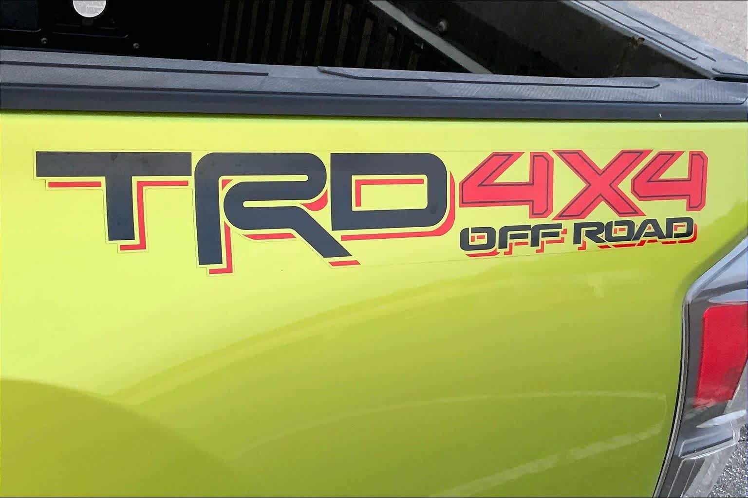 Used 2023 Toyota Tacoma TRD Off-Road w/ Advanced Technology Package AWD/4WD image 30