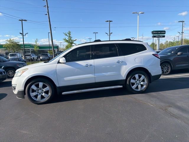 Used 2016 Chevrolet Traverse LT w/ Style and Technology Package FWD image 14