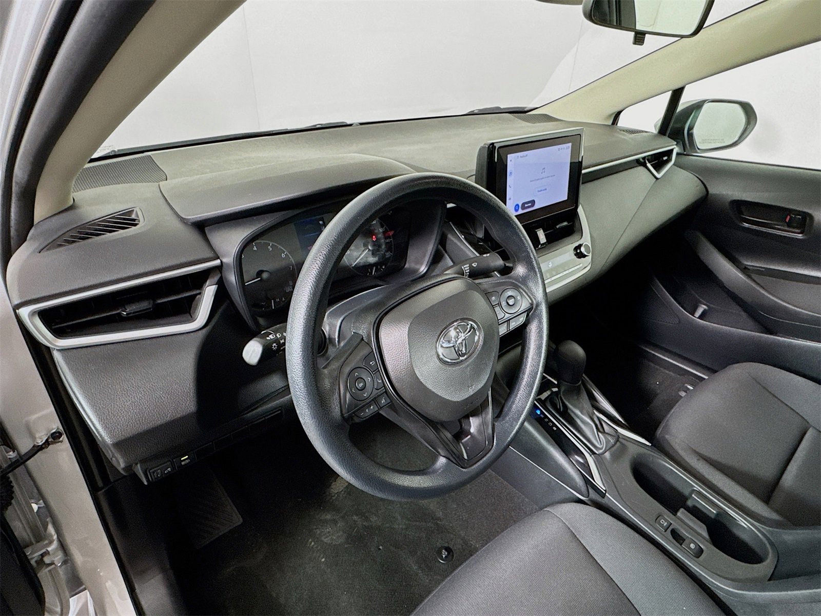 Used 2024 Toyota Corolla LE image 9