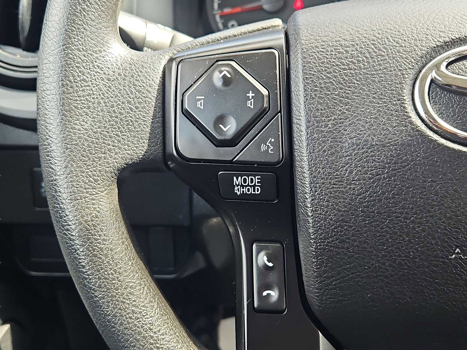 Used 2022 Toyota Tacoma SR image 18