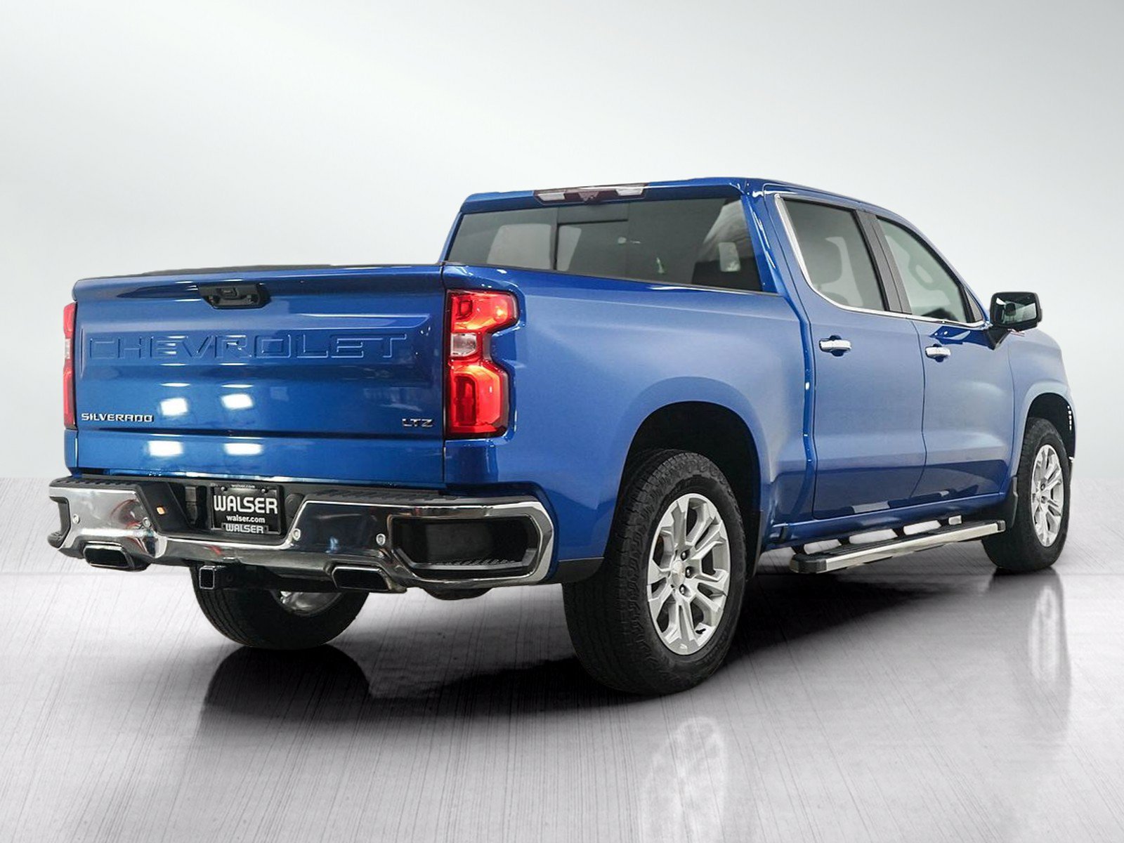 Used 2022 Chevrolet Silverado 1500 LTZ w/ Technology Package AWD/4WD image 5