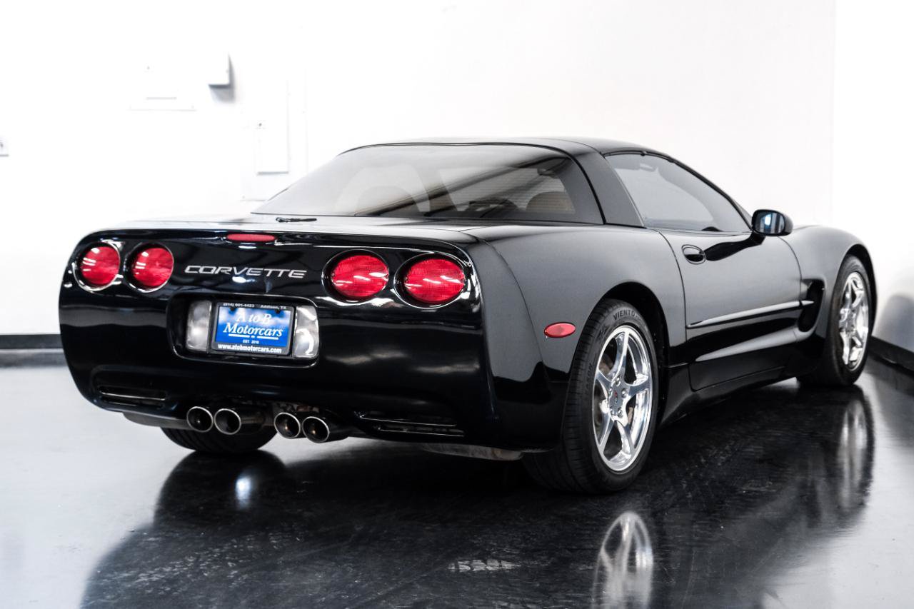 Used 2001 Chevrolet Corvette Coupe w/ Preferred Equipment Group2 RWD image 8