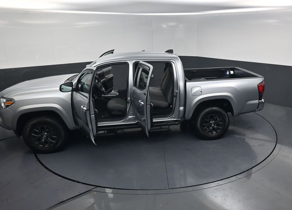 Used 2022 Toyota Tacoma SR5 RWD image 25