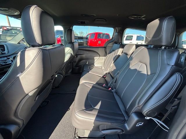 New 2026 Chrysler Pacifica Select image 14