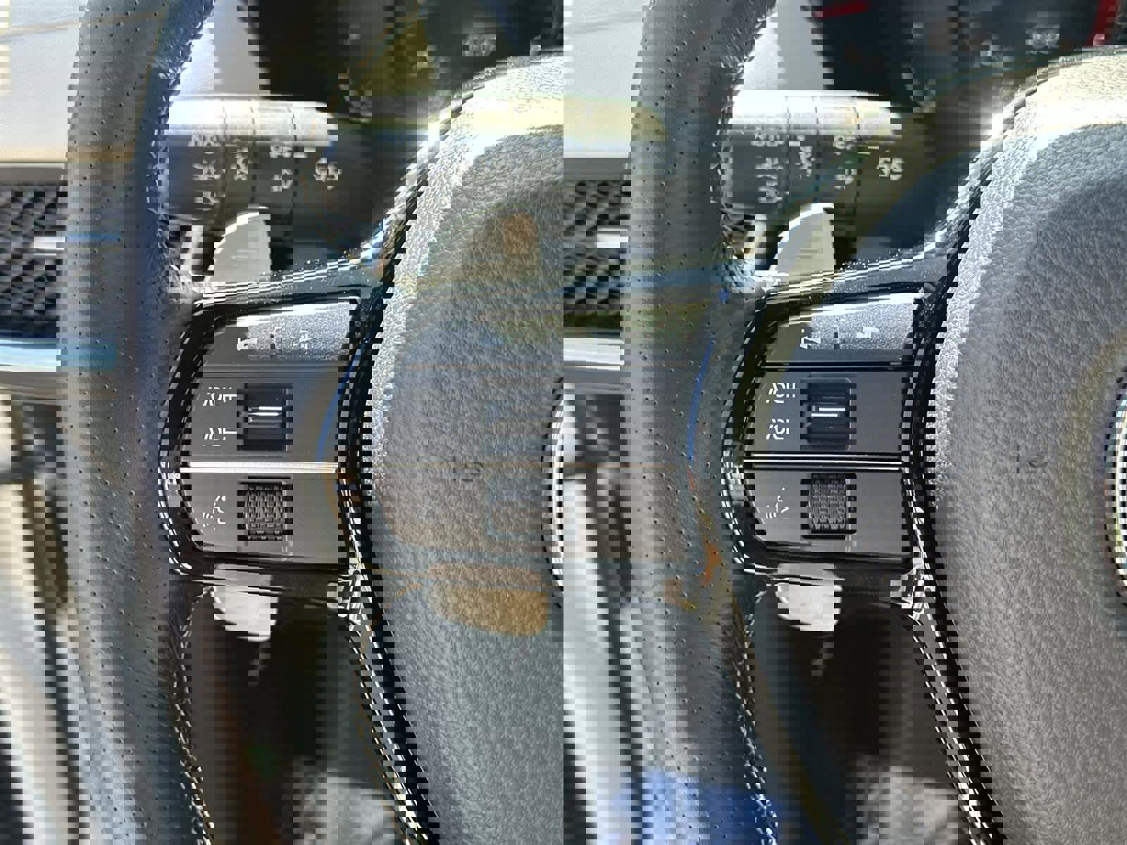 Certified 2025 Acura ADX A-Spec image 23