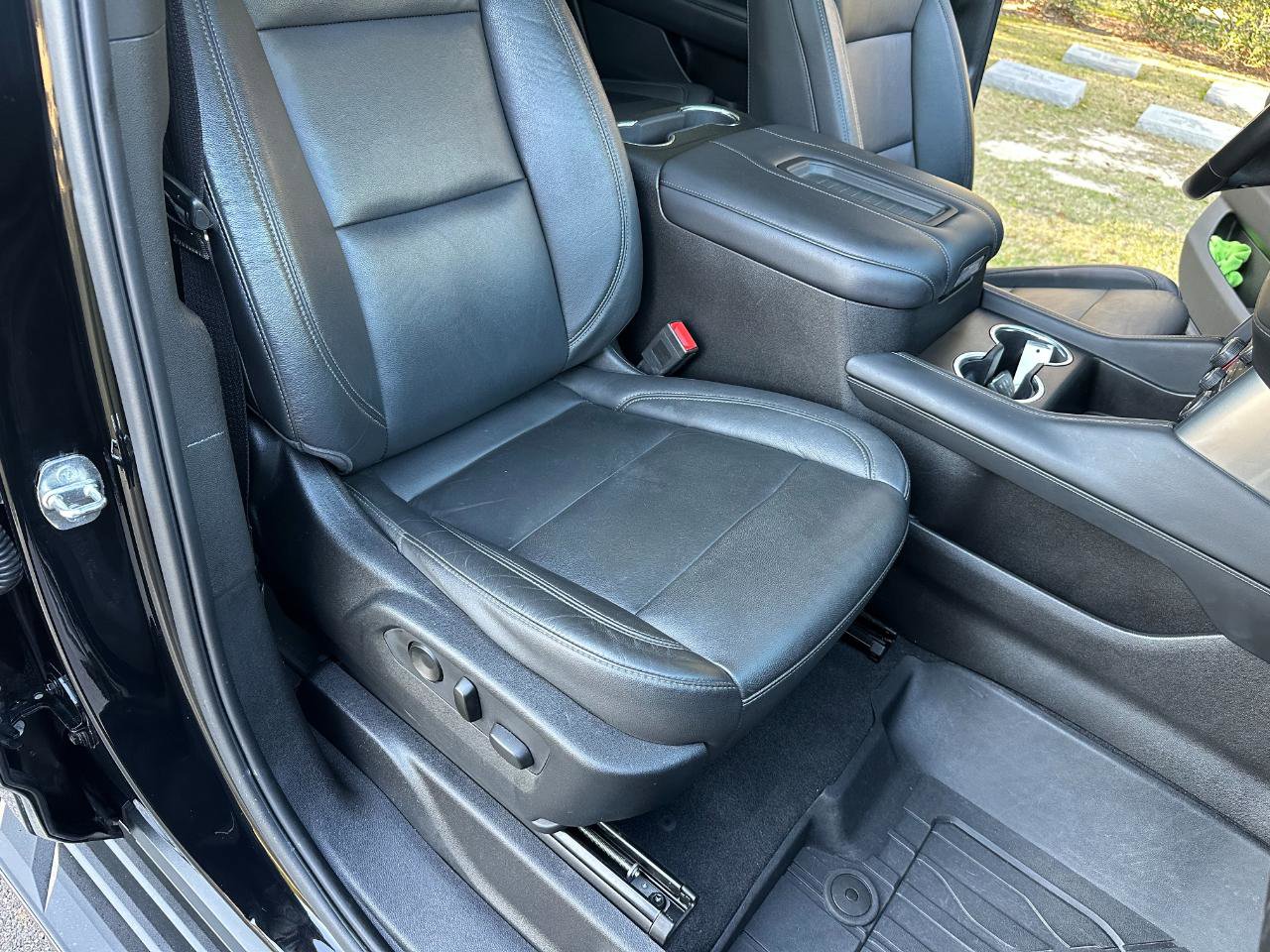 Used 2021 Chevrolet Tahoe LT w/ LT Signature Package image 35