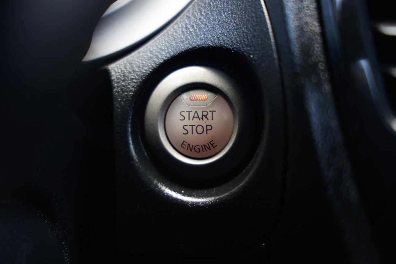 Used 2013 Nissan Juke SV FWD image 30