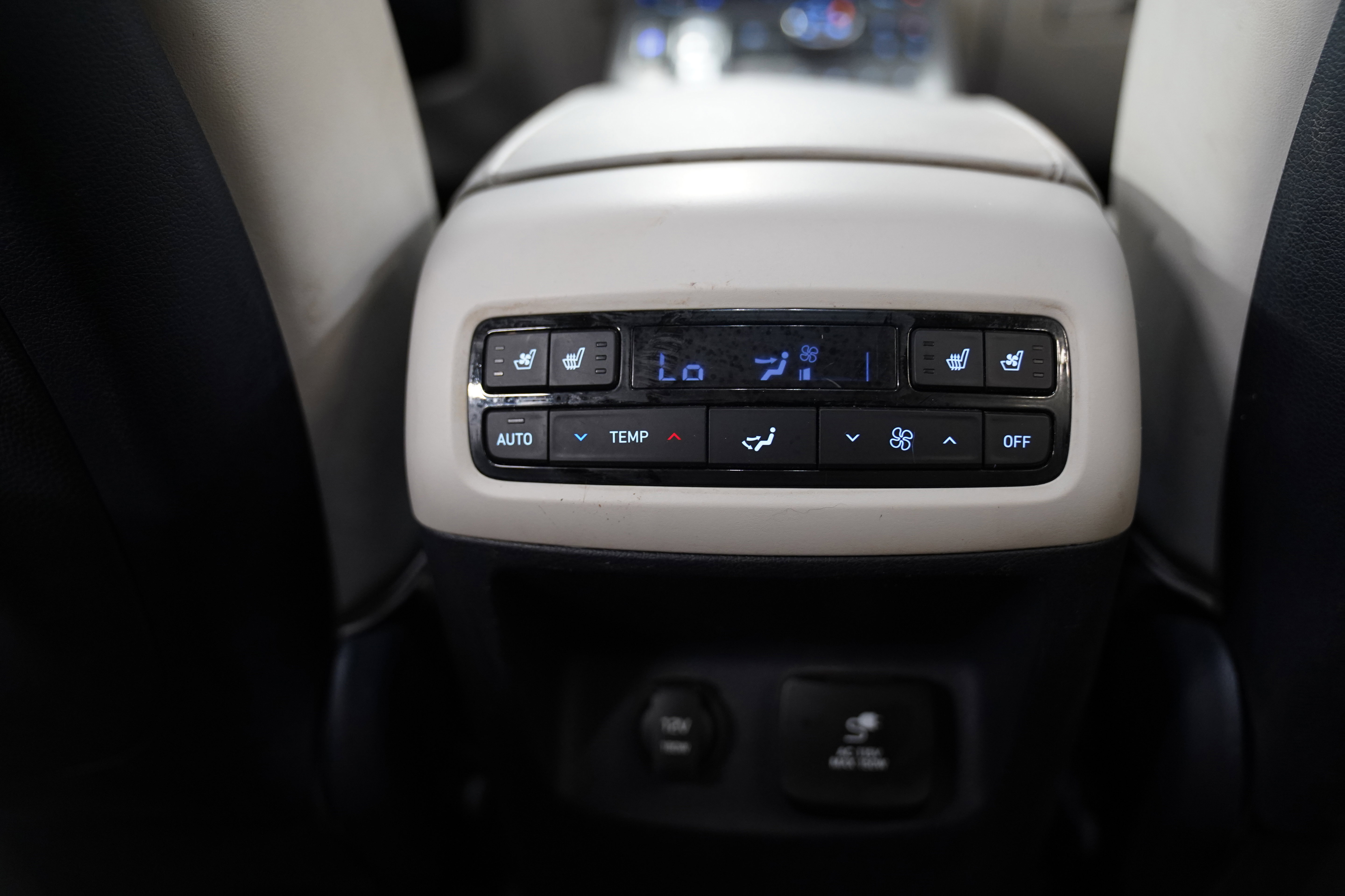 Used 2022 Hyundai Palisade Limited AWD/4WD image 6