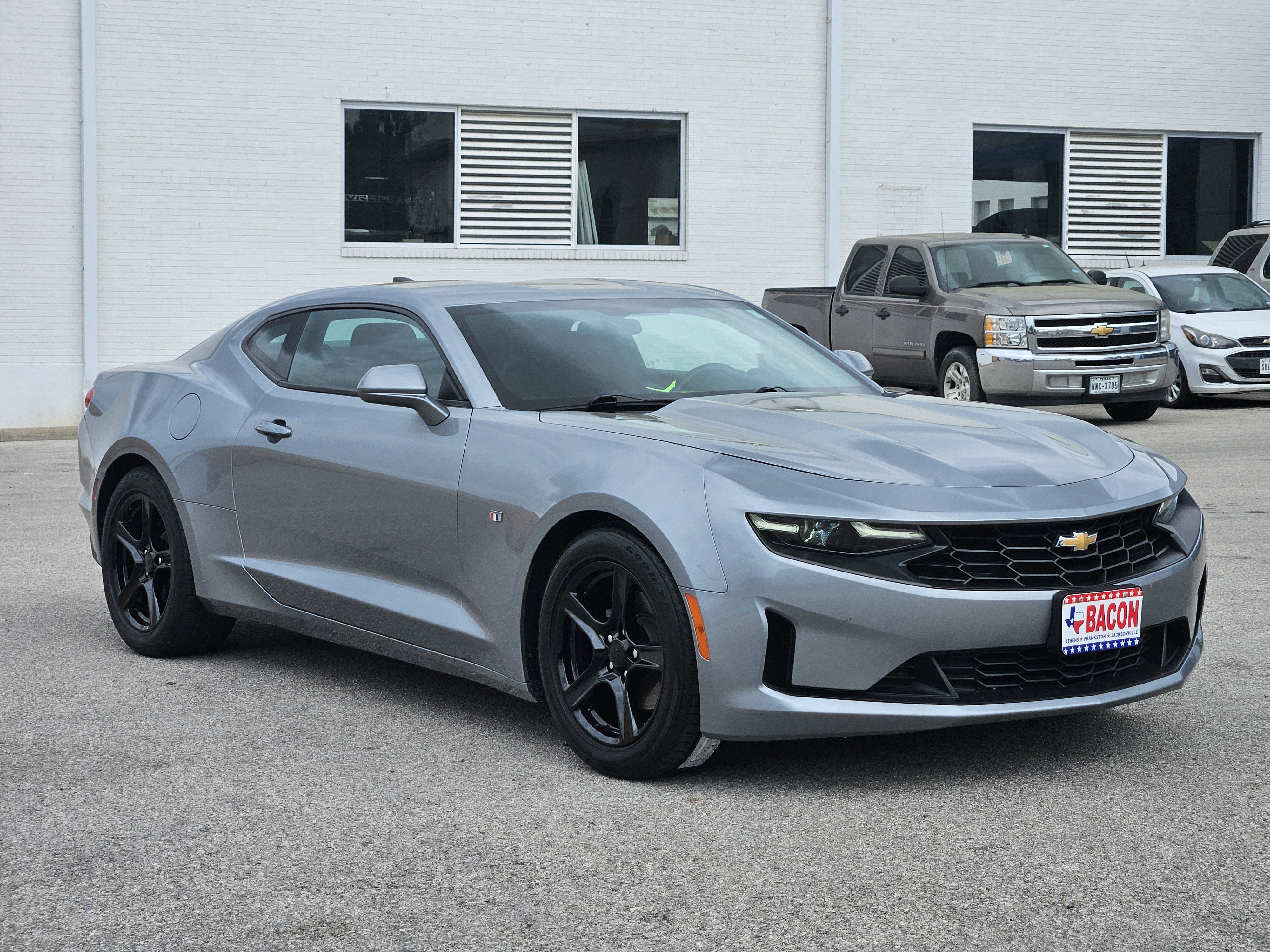 Used 2023 Chevrolet Camaro LT RWD image 3