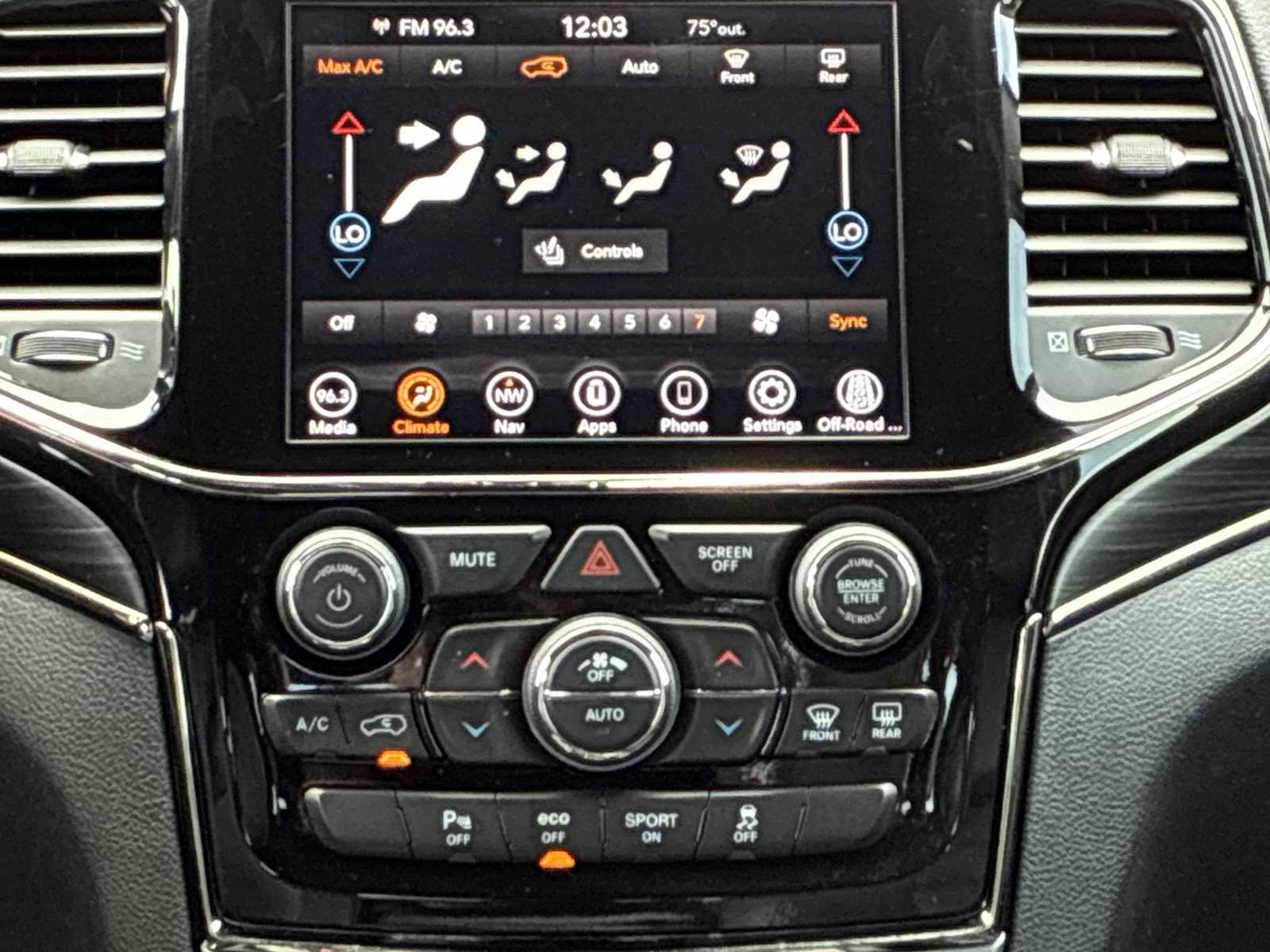 Certified 2020 Jeep Grand Cherokee Limited X AWD/4WD image 17