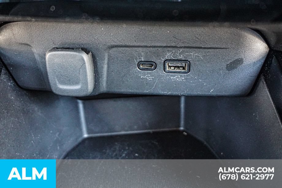 Used 2025 Chevrolet Trax LT FWD image 40