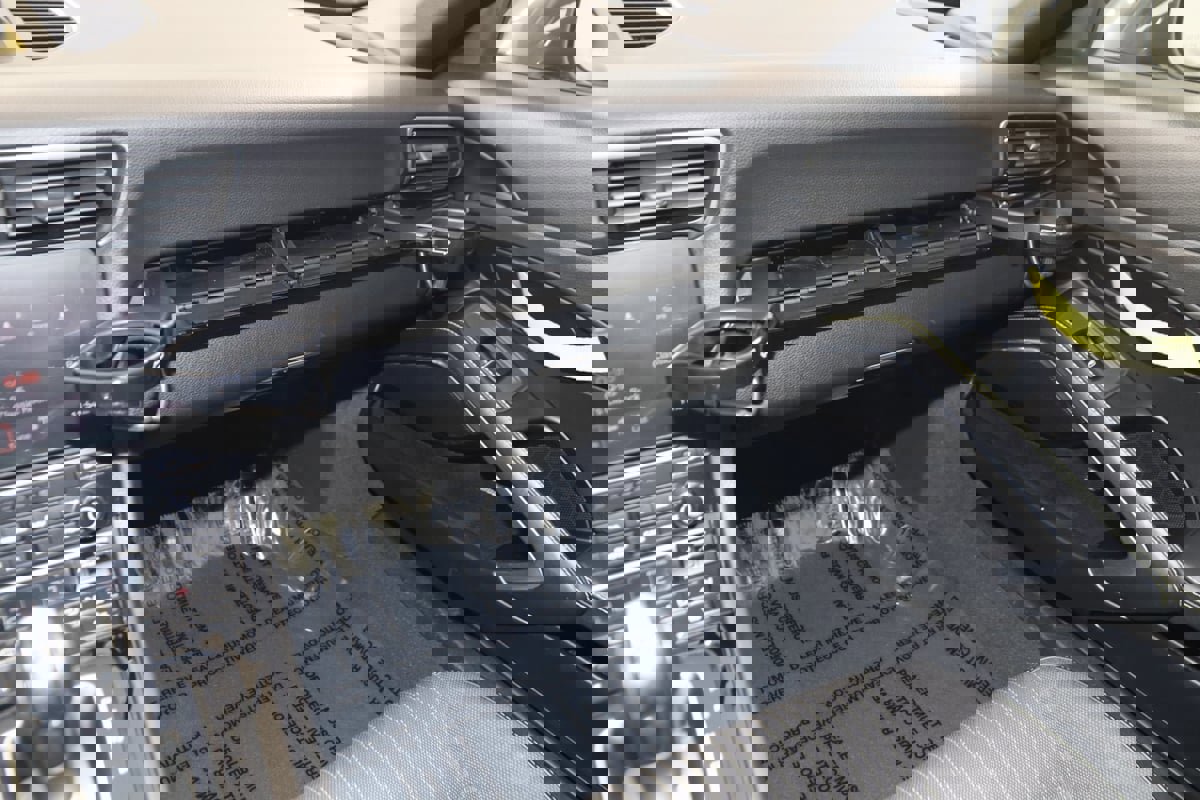 Used 2019 Porsche 911 Carrera T w/ Carrera T Interior Package image 48