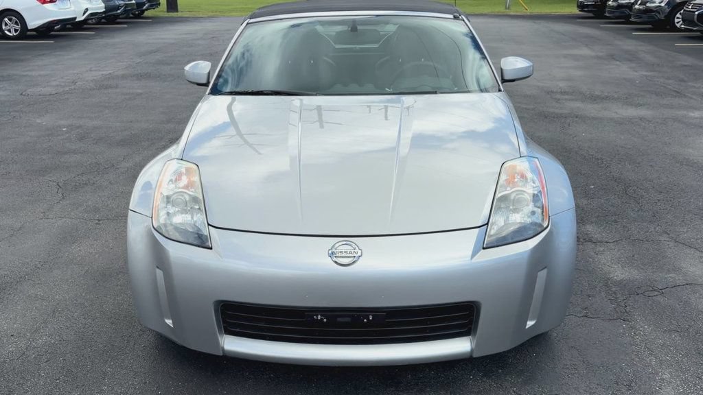 Used 2004 Nissan 350Z Touring RWD image 3
